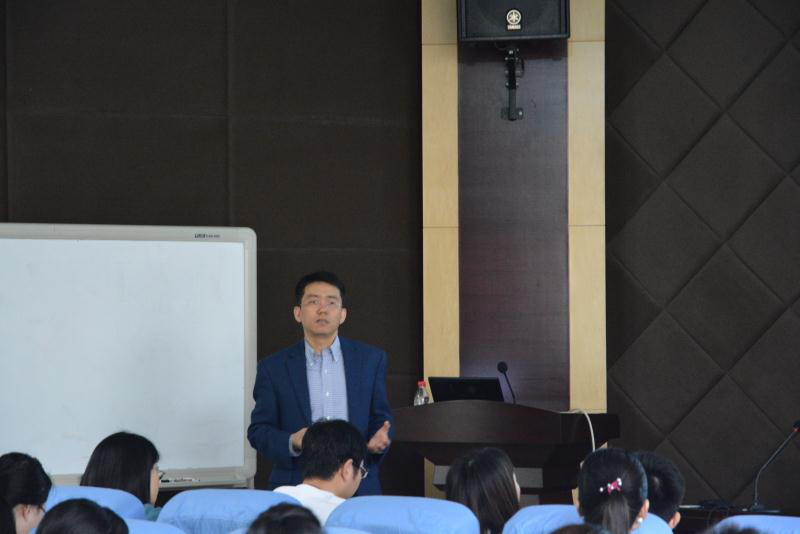 海角app
举办首期“泰山金融学术训练营”.png